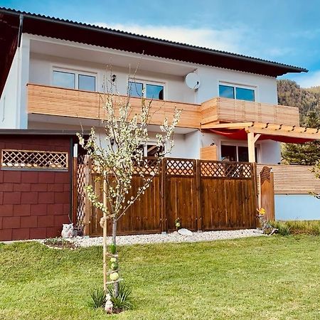 Ferienwohnung Resi mit traumhaftem Seepanorama Steindorf am Ossiacher See Bagian luar foto
