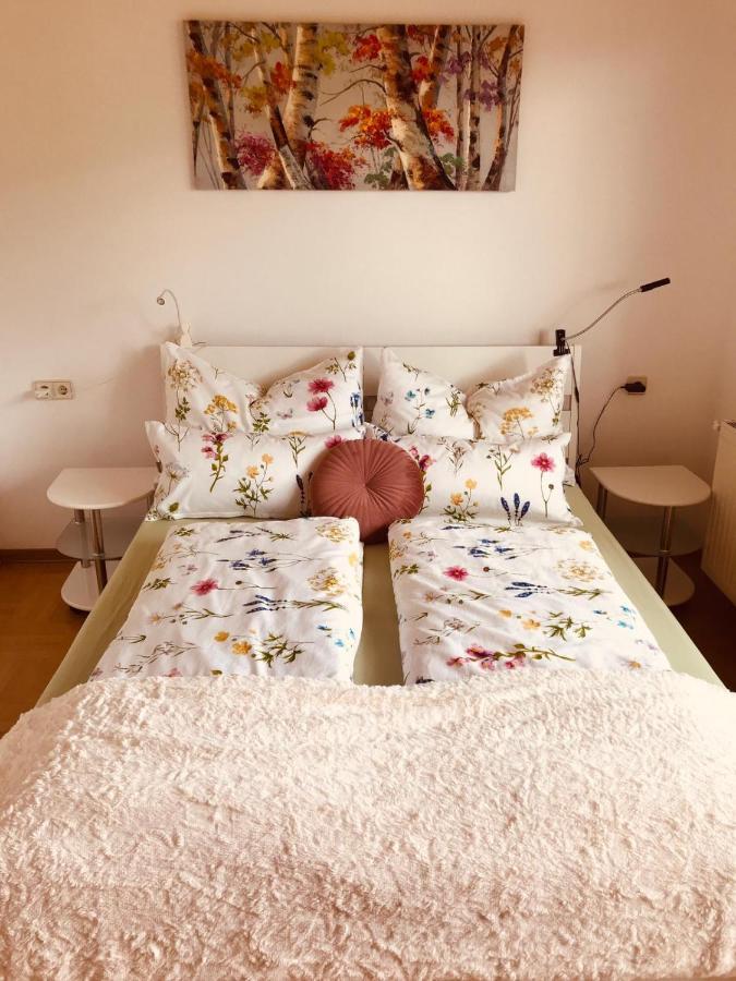 Ferienwohnung Resi mit traumhaftem Seepanorama Steindorf am Ossiacher See Bagian luar foto