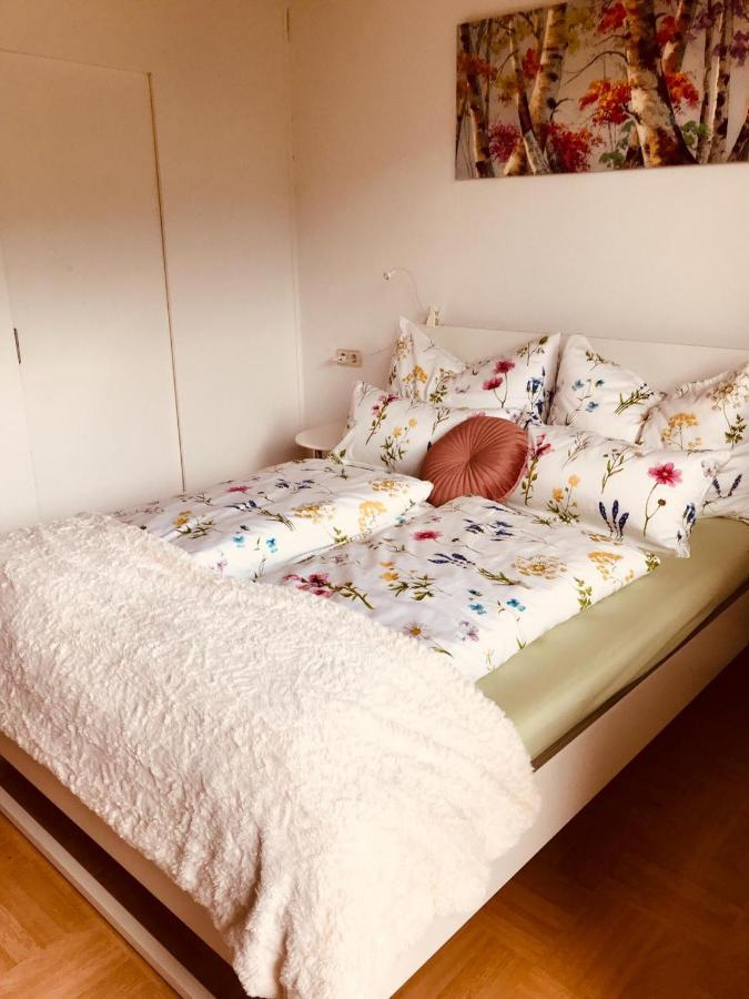 Ferienwohnung Resi mit traumhaftem Seepanorama Steindorf am Ossiacher See Bagian luar foto