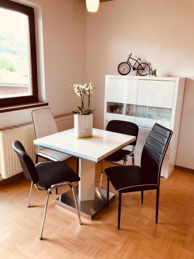 Ferienwohnung Resi mit traumhaftem Seepanorama Steindorf am Ossiacher See Bagian luar foto
